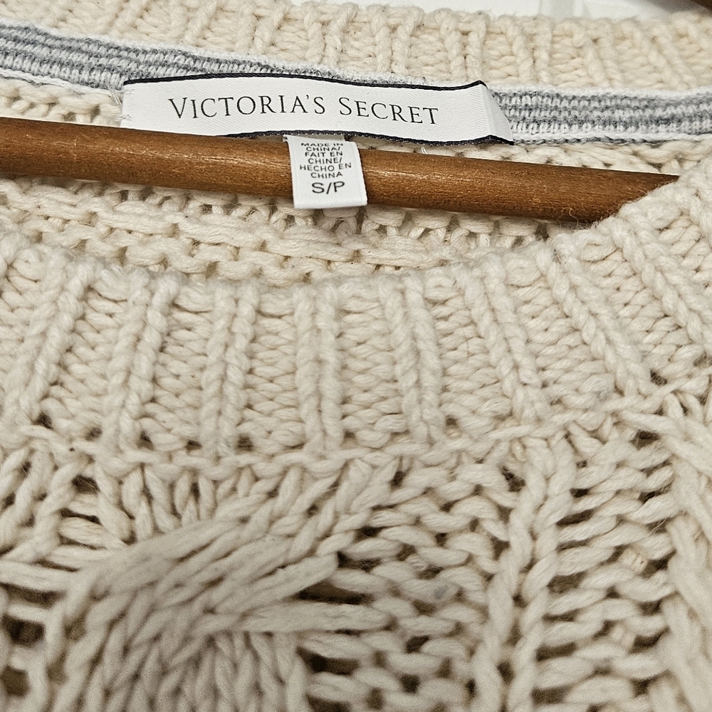 Victoria's Secret Slouchy Cableknit Chunky Colorblock Cream Sweater XS/S - Picture 5 of 6